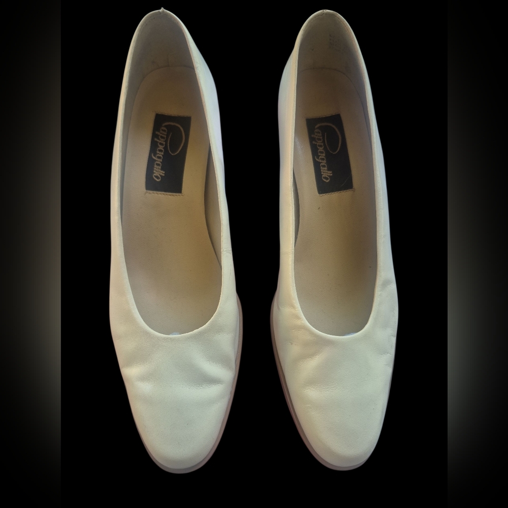 Pappagallo Clare Vintage White Leather Block Heel Shoes Size 6.5